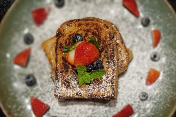 french toast bread-egg-fast